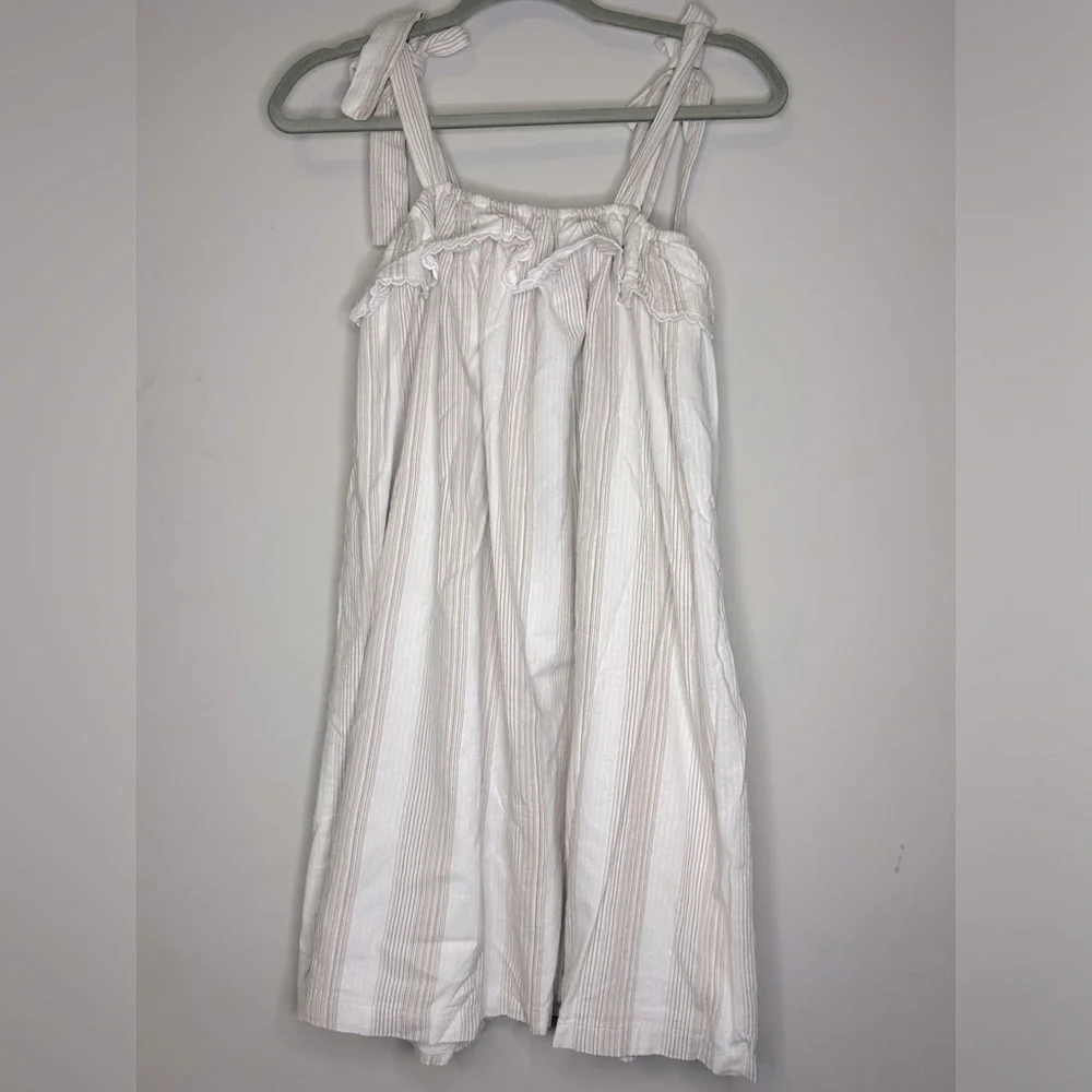 Girls 10 The Oaks Apparel White and Cream pillow case style dress with ruffle - Picture 2 of 4